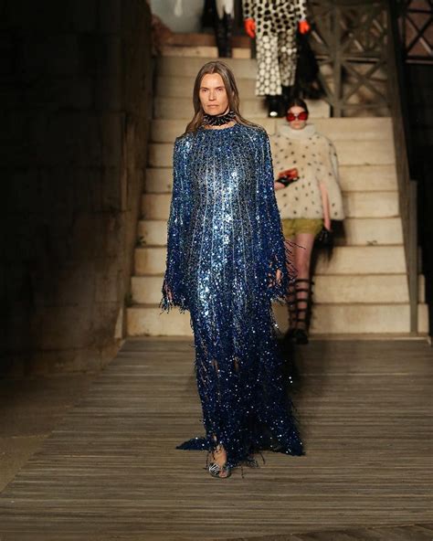 sfilata gucci castel del monte streaming|Gucci Cosmogonie: la sfilata Resort 2023 a Castel del Monte.